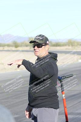 media/Jan-15-2026-Racers Edge (Thu) [[dfebeb70ab]]/1-Around the Pits-Track Walk/